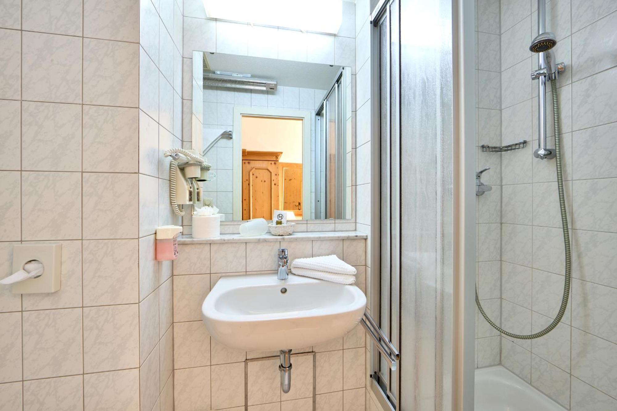 Hotel Drei Mohren Garmisch-Partenkirchen Quarto foto
